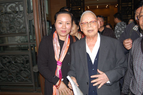 原中共西藏江孜分工委（后改为地委）书记阴法堂与宁文艳合影