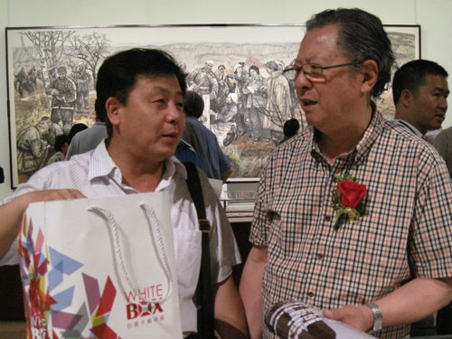 《艺术天成》总编辑杨焦点与李保林合影