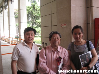 于志学与《艺术天成》杂志社总编辑杨焦点、通联部主任宁文艳一同参加开幕活动