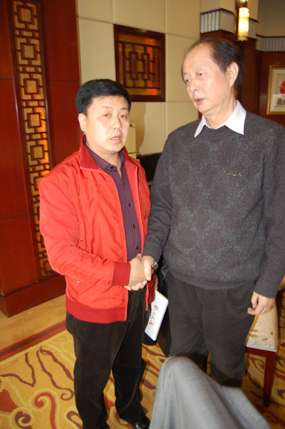 中国音乐家协会主席赵季平与《艺术天成》杂志总编杨焦点交流