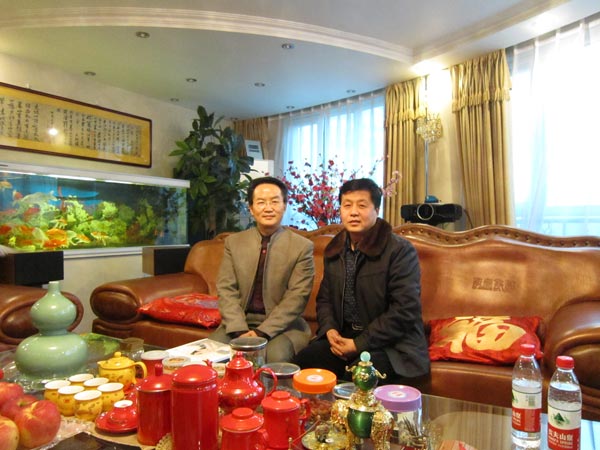 著名书法艺术家王岳川与《艺术天成》杂志社总编杨焦点合影 著名书法艺术家王岳川与《艺术天成》杂志社总编杨焦点合影